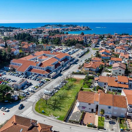 Biba Lux Poreč Exterior foto