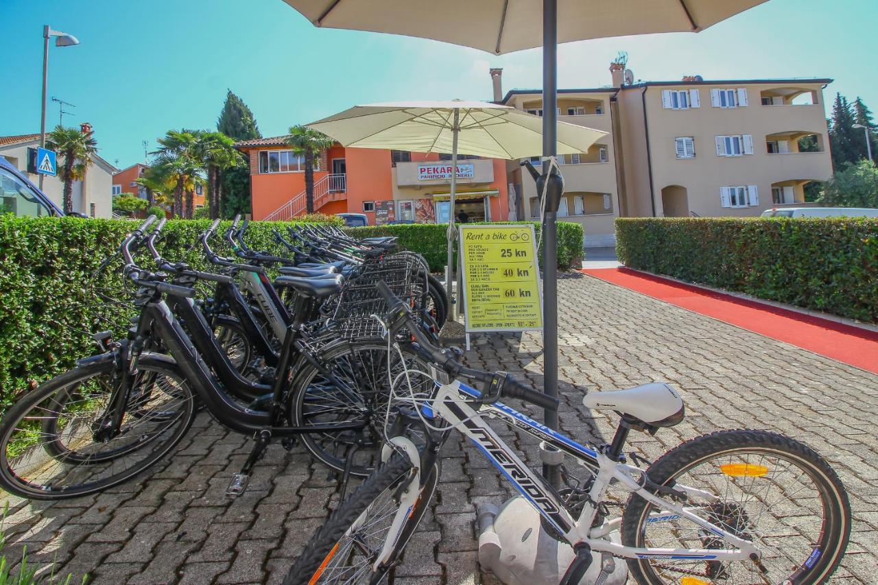 Biba Lux Poreč Exterior foto